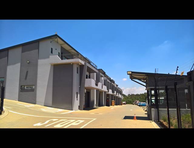 131M² STORAGE UNIT FOR SALE IN MOREHILL